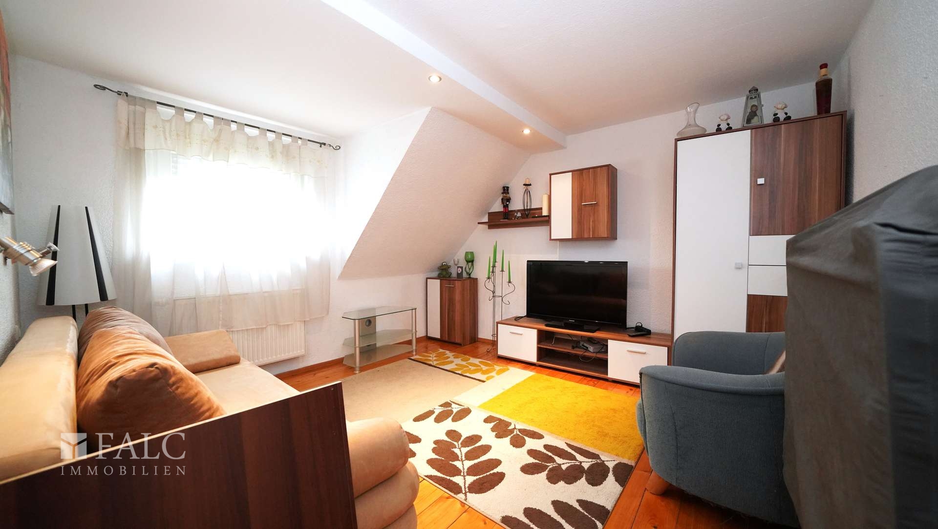 Kinder- oder Hobbyzimmer DG